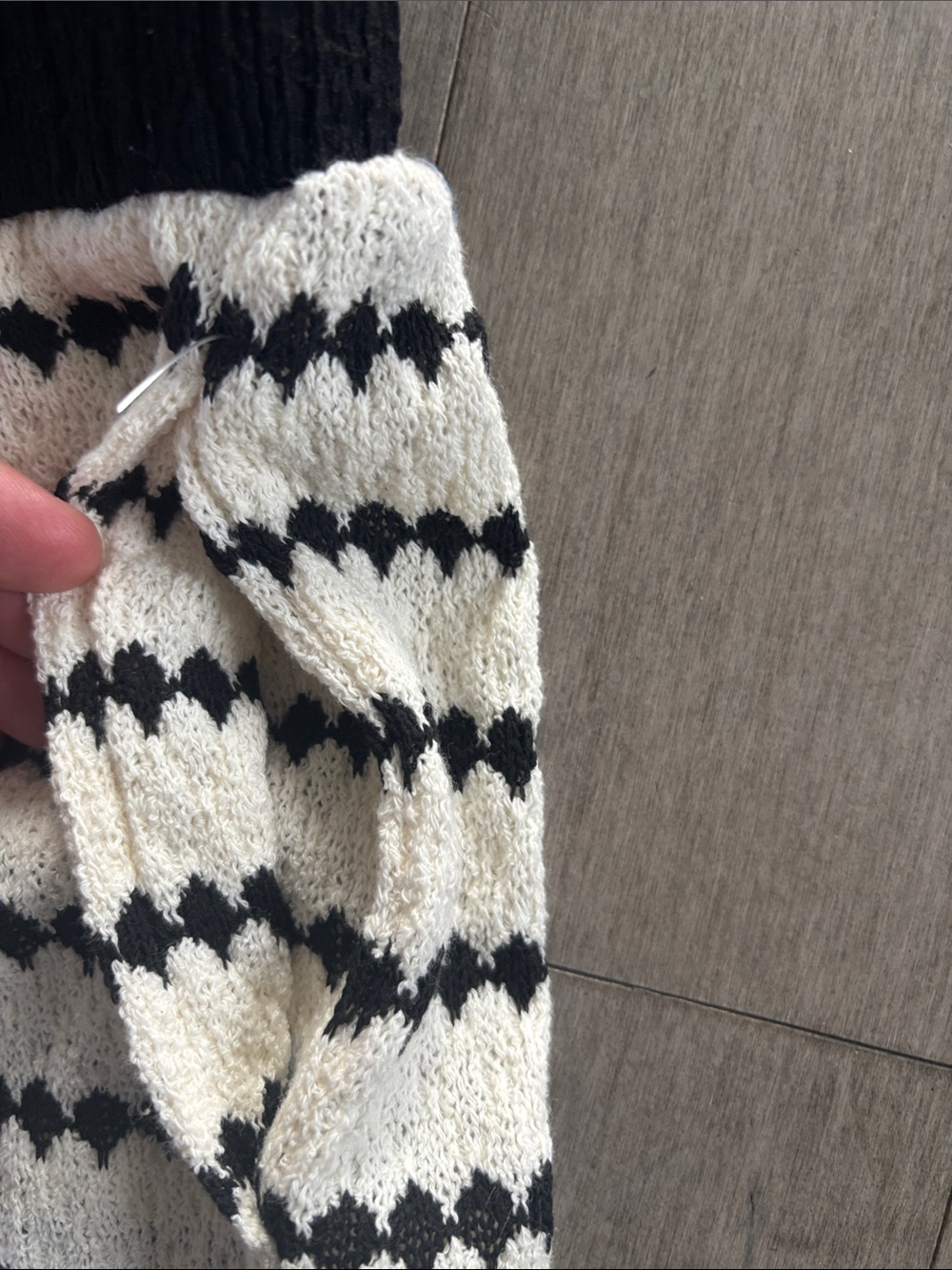 Black & White Wide Leg Knit Pants - Picture 4 of 8